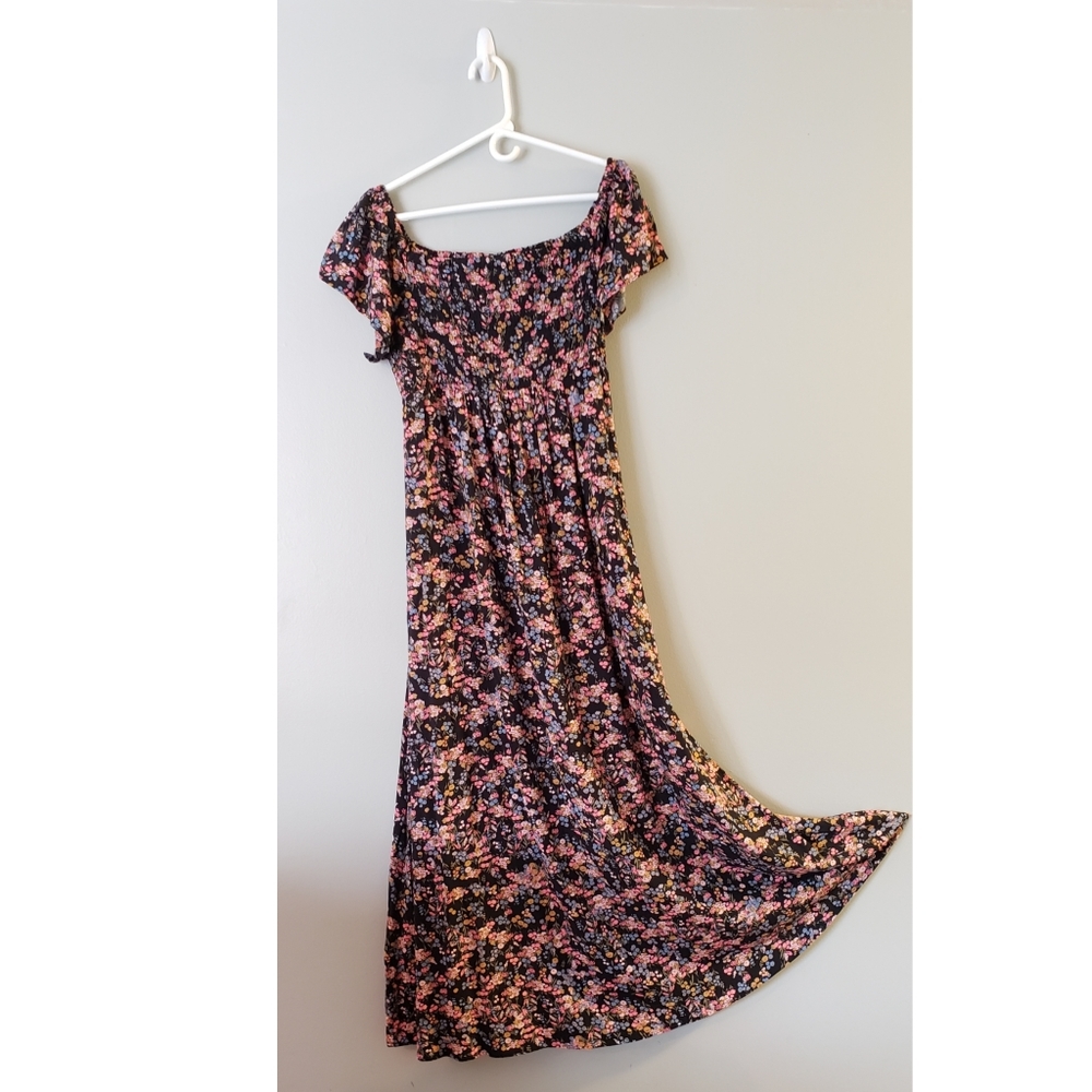 Floral maternity dress new with tag